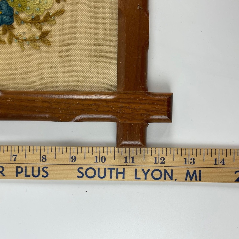 Vintage‎ Crewel Embroidery Fruit Bowl Floral Art Notched Wood Frame 11.5x9.5 70s - Picture 8 of 10